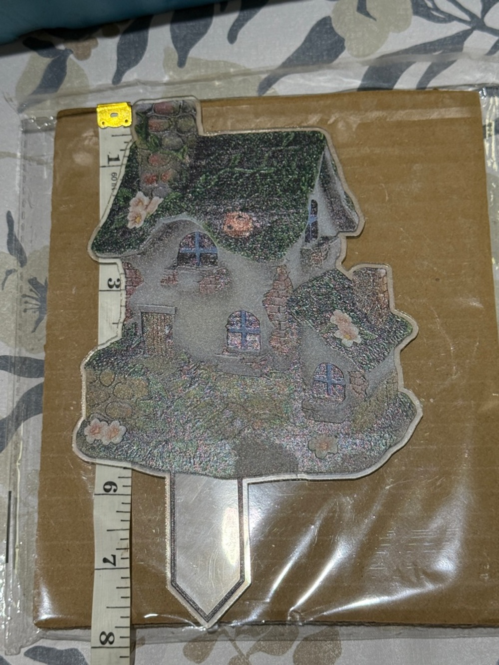 Whimsical Cottage Garden Yard Stake - Green Roof, White Walls - Picture 3 of 6